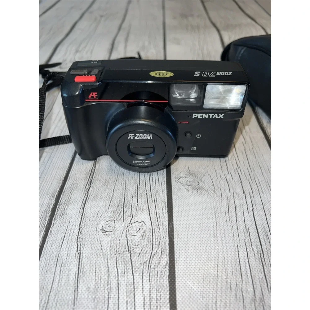 Pentax AF Zoom 70S vintage 35mm film camera zoom lens point and shoot With Case